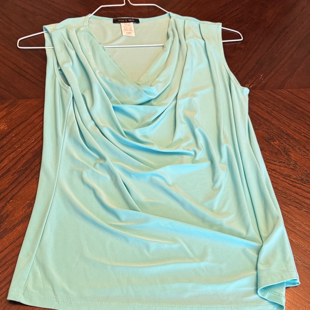 Turquoise top. Large